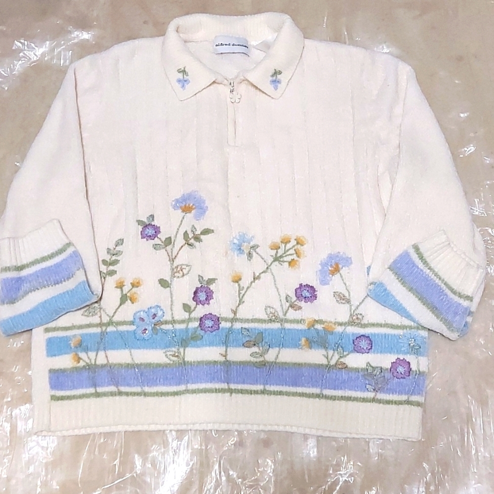 woman knit sweater, M, white and blue. Acrylique, Alfred dinner.